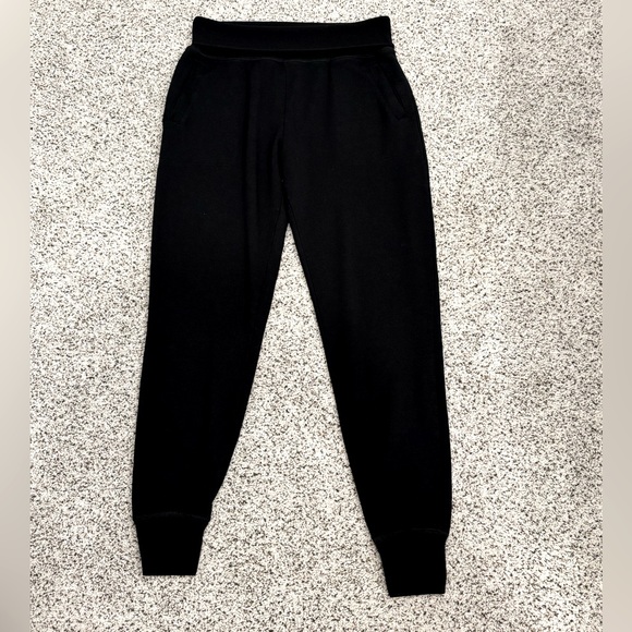 Beyond yoga foldover joggers. Size medium.  Black - Picture 1 of 3